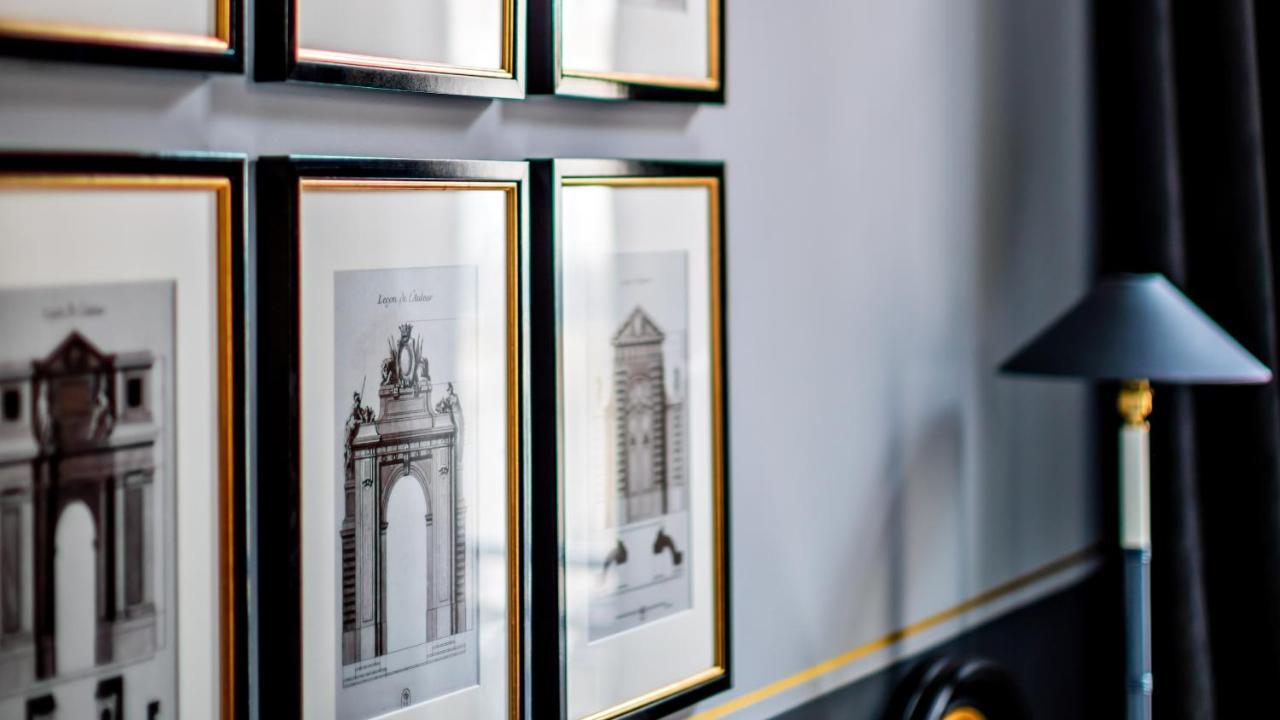 Monsieur George Hotel&Spa - Champs-Elysées Paris Extérieur photo Framed prints