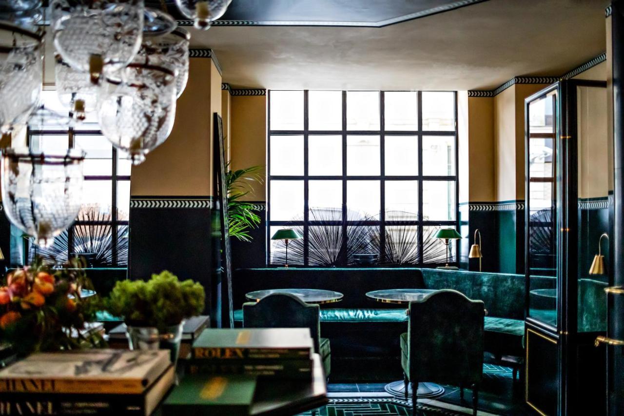 Monsieur George Hotel&Spa - Champs-Elysées Paris Extérieur photo Interior of the restaurant