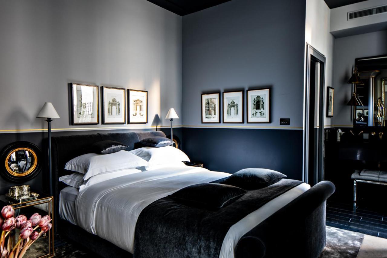 Monsieur George Hotel&Spa - Champs-Elysées Paris Extérieur photo A bedroom at the Hotel